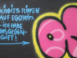 Mitarbeiter des Spike kommen regelmäßig im Graffiti-Park vorbei, um die Kunstwerke und Botschaften zu fotografieren und nach dem rechten zu sehen