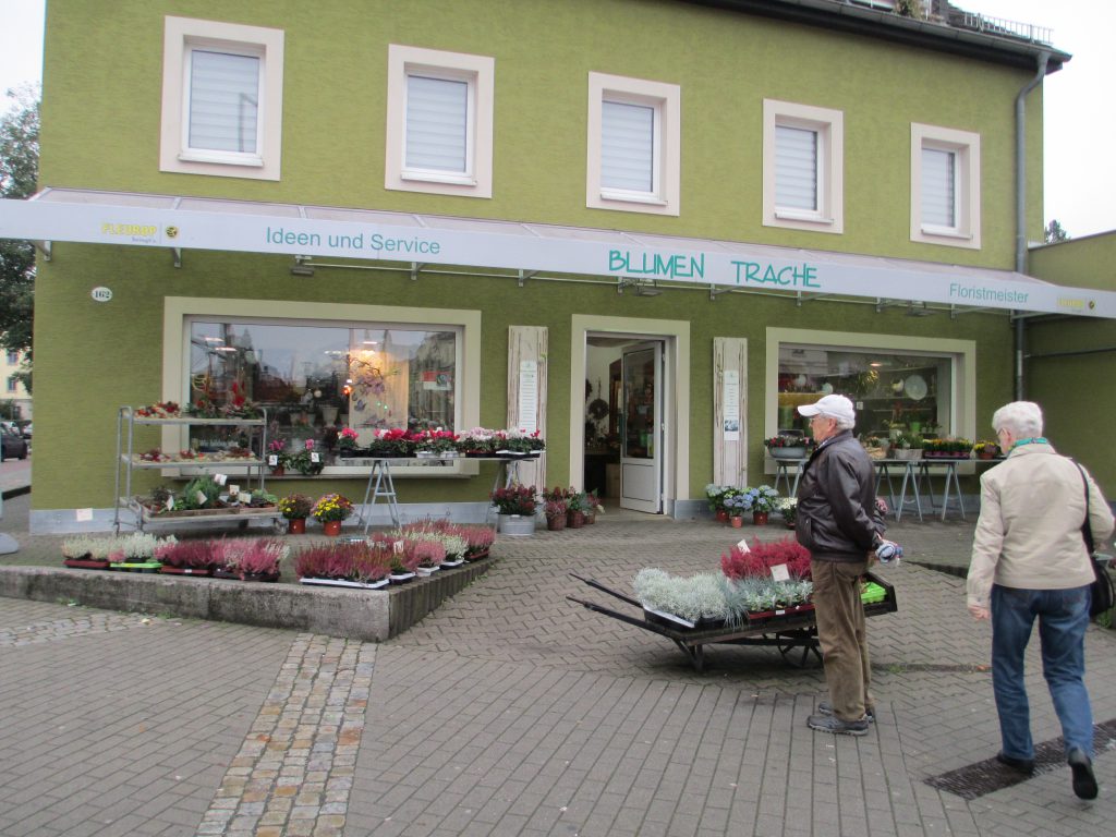Die Fassade leuchtet in frischem Grün. Die Neugestaltung der Ruine war ein hartes Stück Arbeit