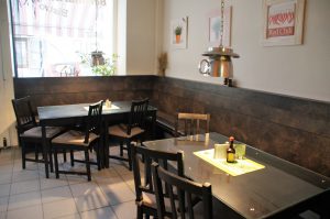 Das Bistro der Bernhardts. Im Mai soll die neue Spezialitätentheke fertig sein.