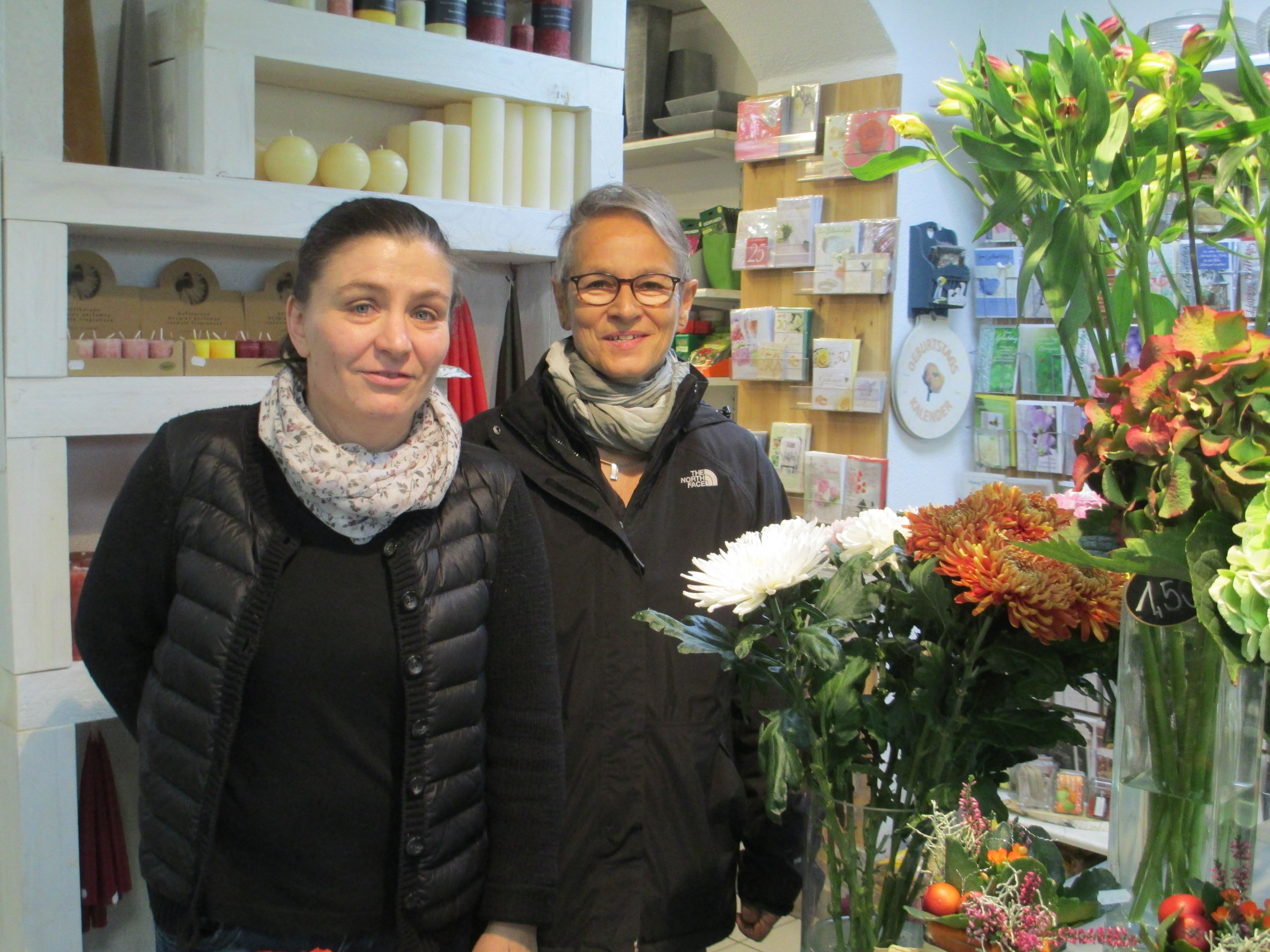 Die Blumenmädchen Silke Hoffmann und Bettina Trache