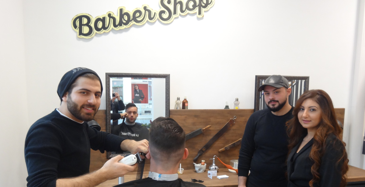 Friseur Serish Khan team