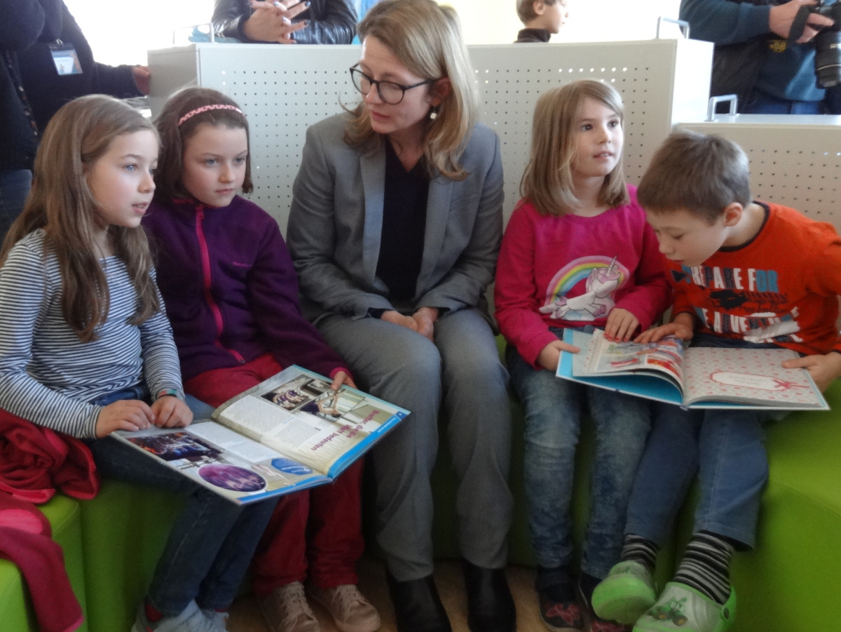 144. Grundschule Bibliothek klepsch