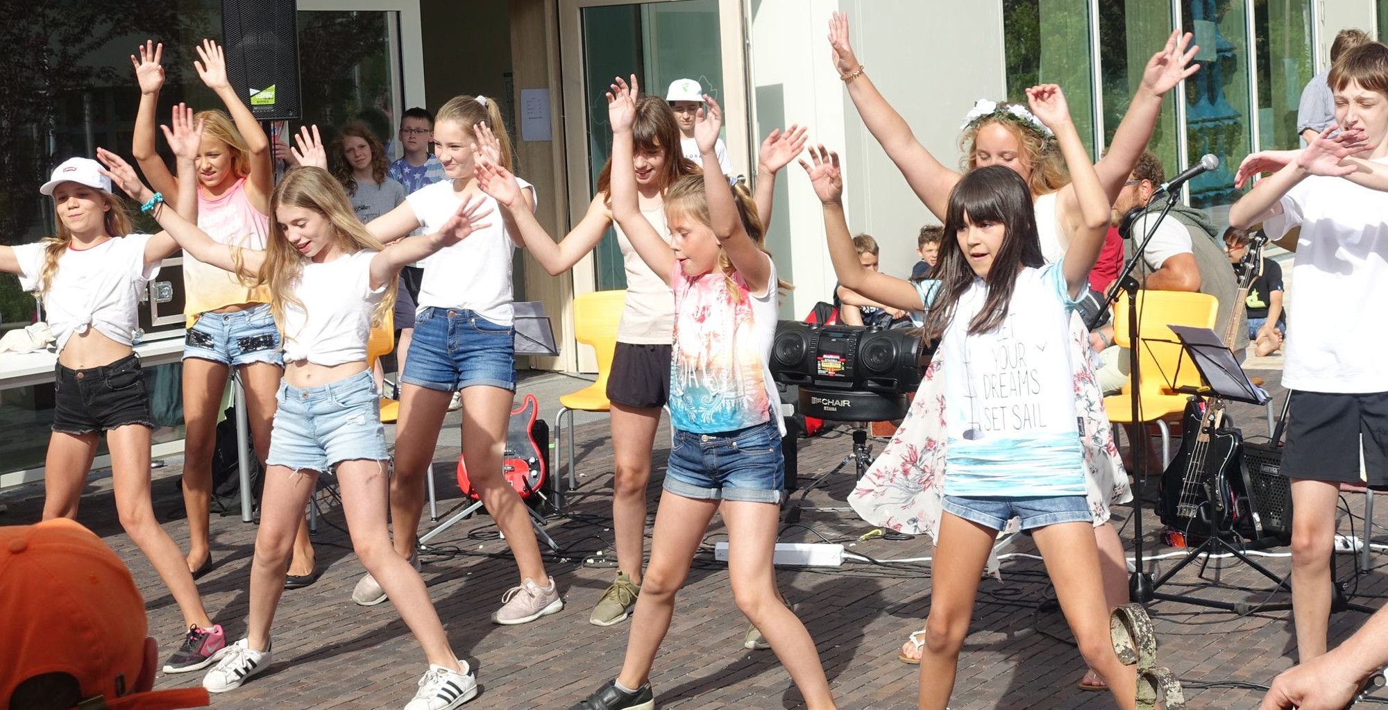 145 Oberschule Schulfest tanz