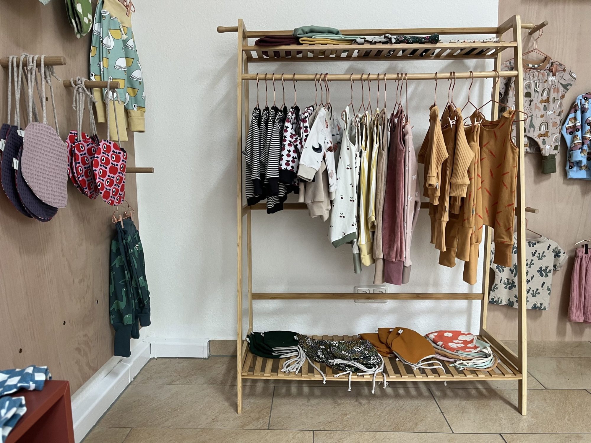 Ein Kleiderständer im TomatoPotato