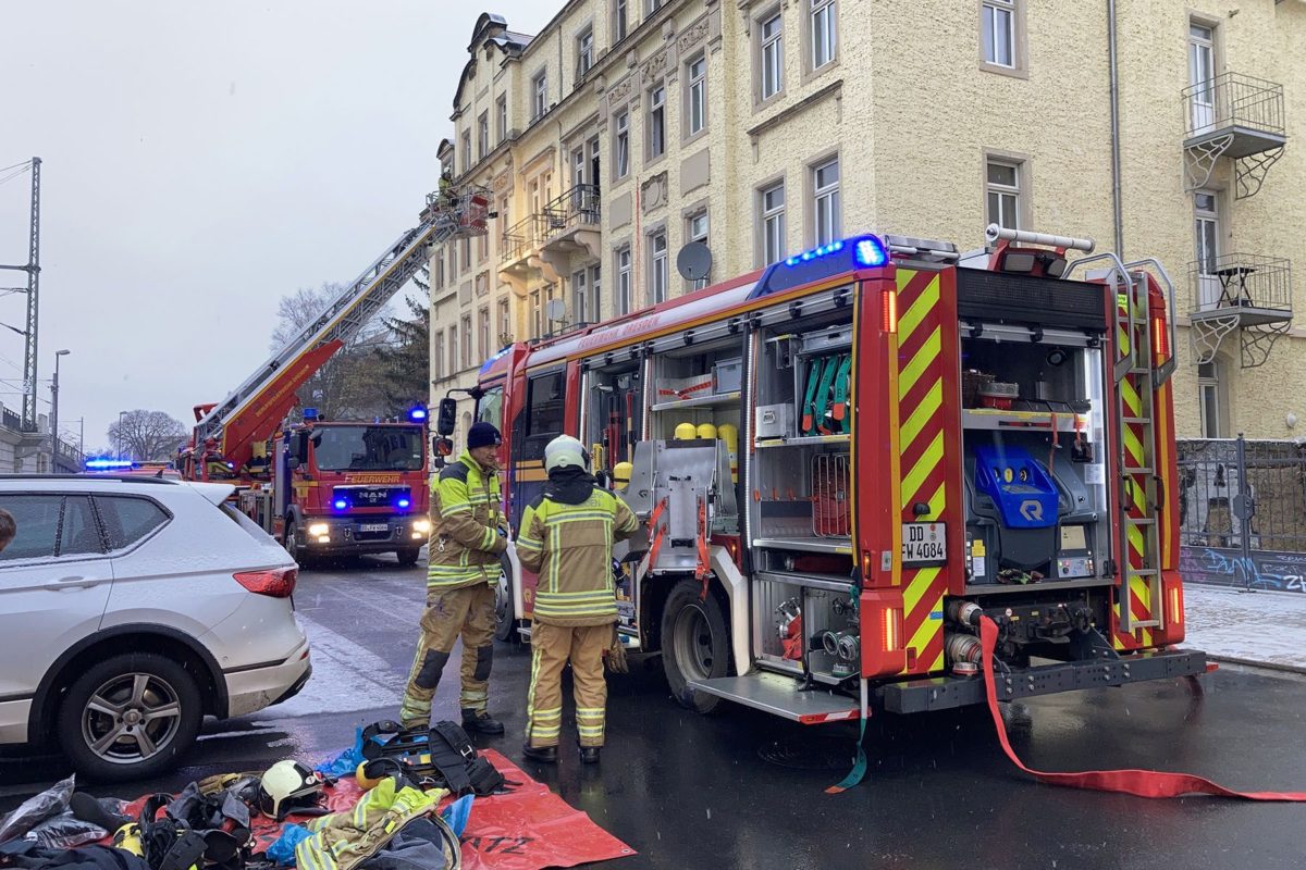 Feuerwehreinsatz auf der Riesaer Straße - Foto: Roland Halkasch