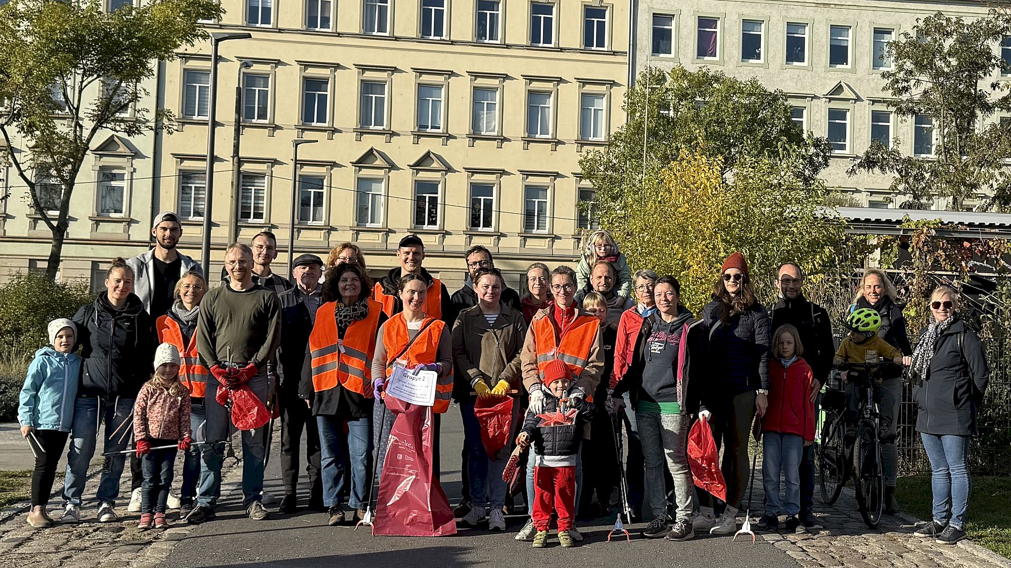 Das Team von "Schöner Pieschen" bei der letzten Aktion im Oktober 2024 - Foto: Schöner Pieschen