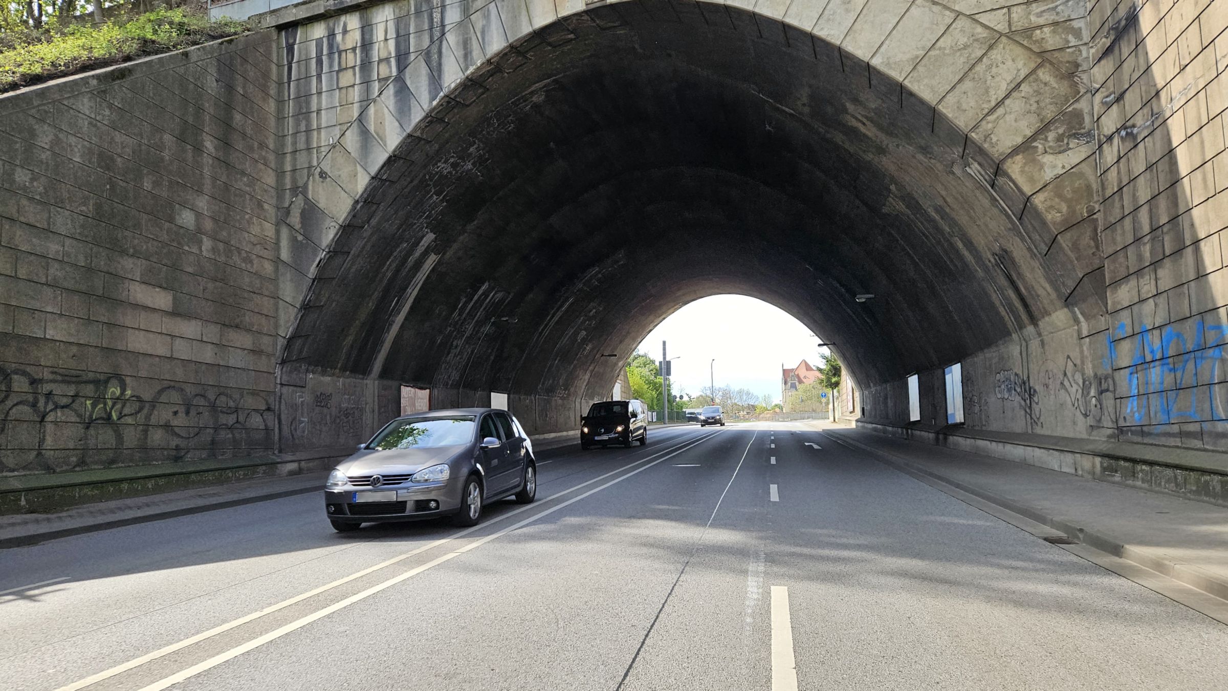Auf dem Flügelweg soll eine Umweltspur für Busse und Radfahrer eingerichtet werden. Foto: J. Frintert