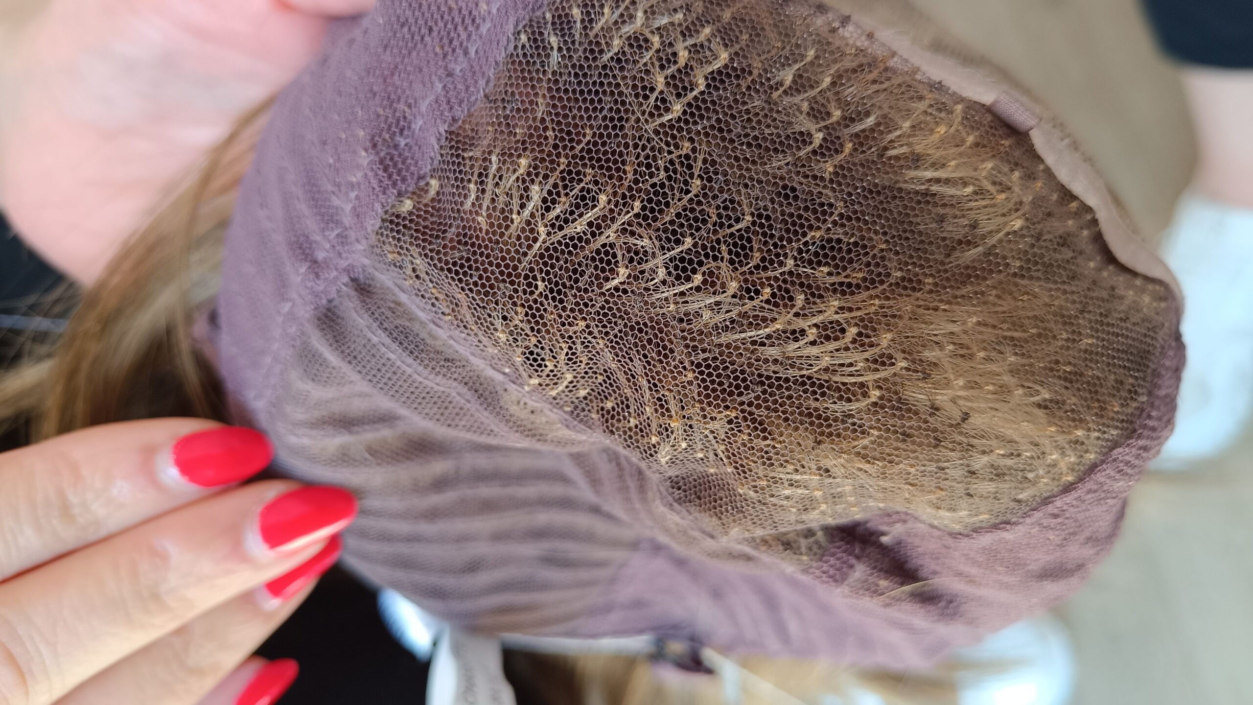 Handgeknüpfte Perücke von Innen. 