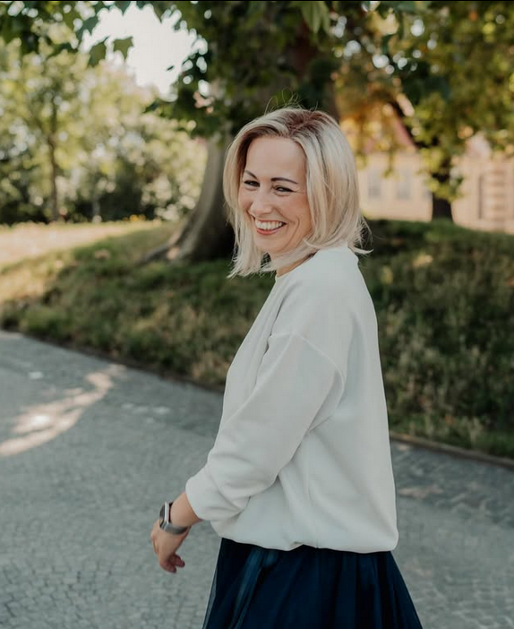 "Mit Haarersatzteilen kann man selbst einen Salto machen", so Unglaube schmunzelnd. Foto: Martin Stier