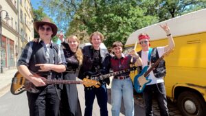 Teil Eins - Menschen auf "Sankt Pieschen" - Alle dabei, alle unterschiedlich "Octanol" hatte am Sonntag den allerersten gemeinsamen Auftritt. Mit dabei: die Sängerin "Ally Queen".