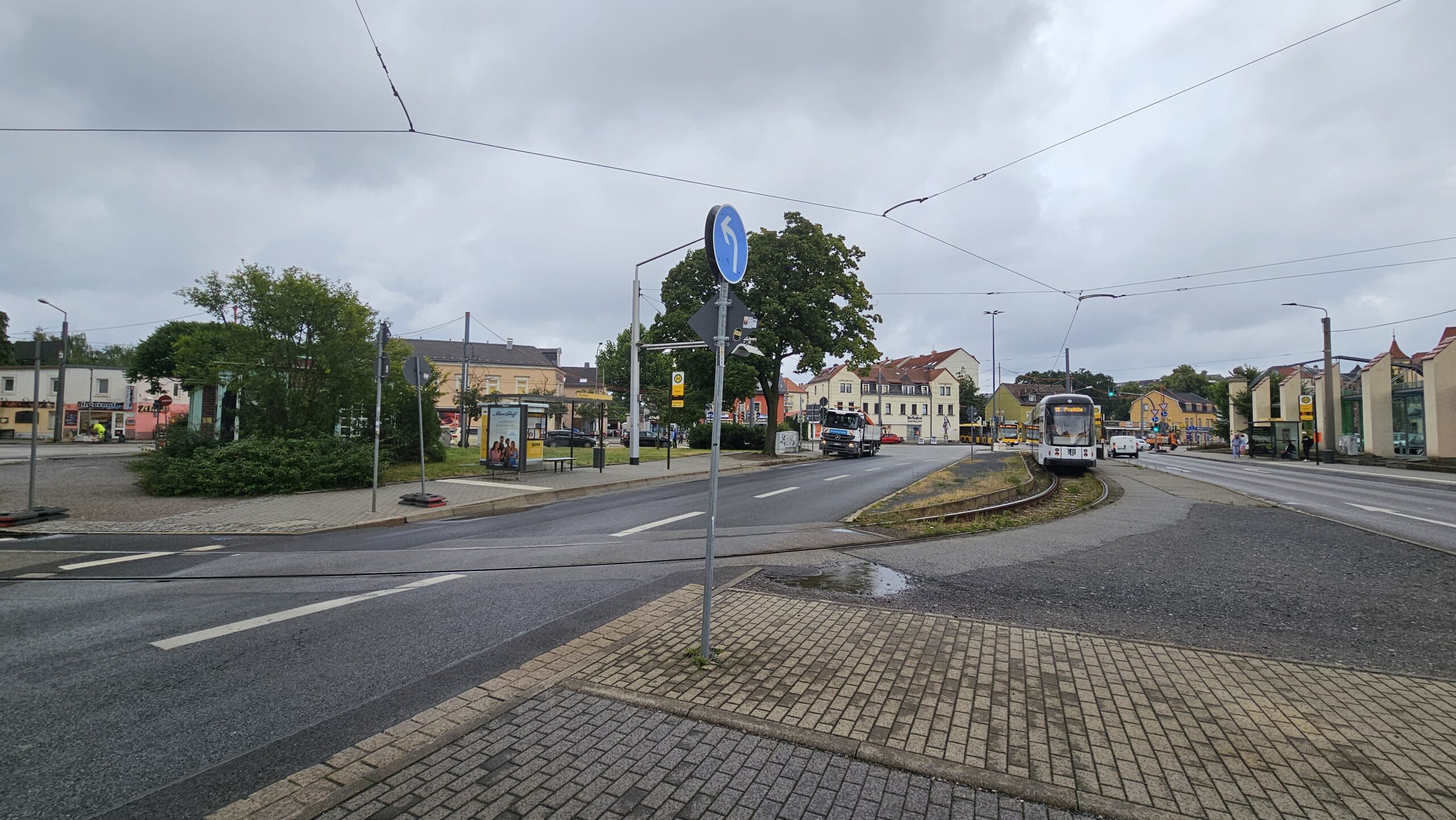 Die Linie 9 endet während der Arbeiten am Dreyßigplatz. Foto: J. Frintert