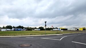 Auf dieser Wiese sollte der Zollhof und Stellplätze für rund 60 LKW entstehen. Foto: Archiv J. Frintert