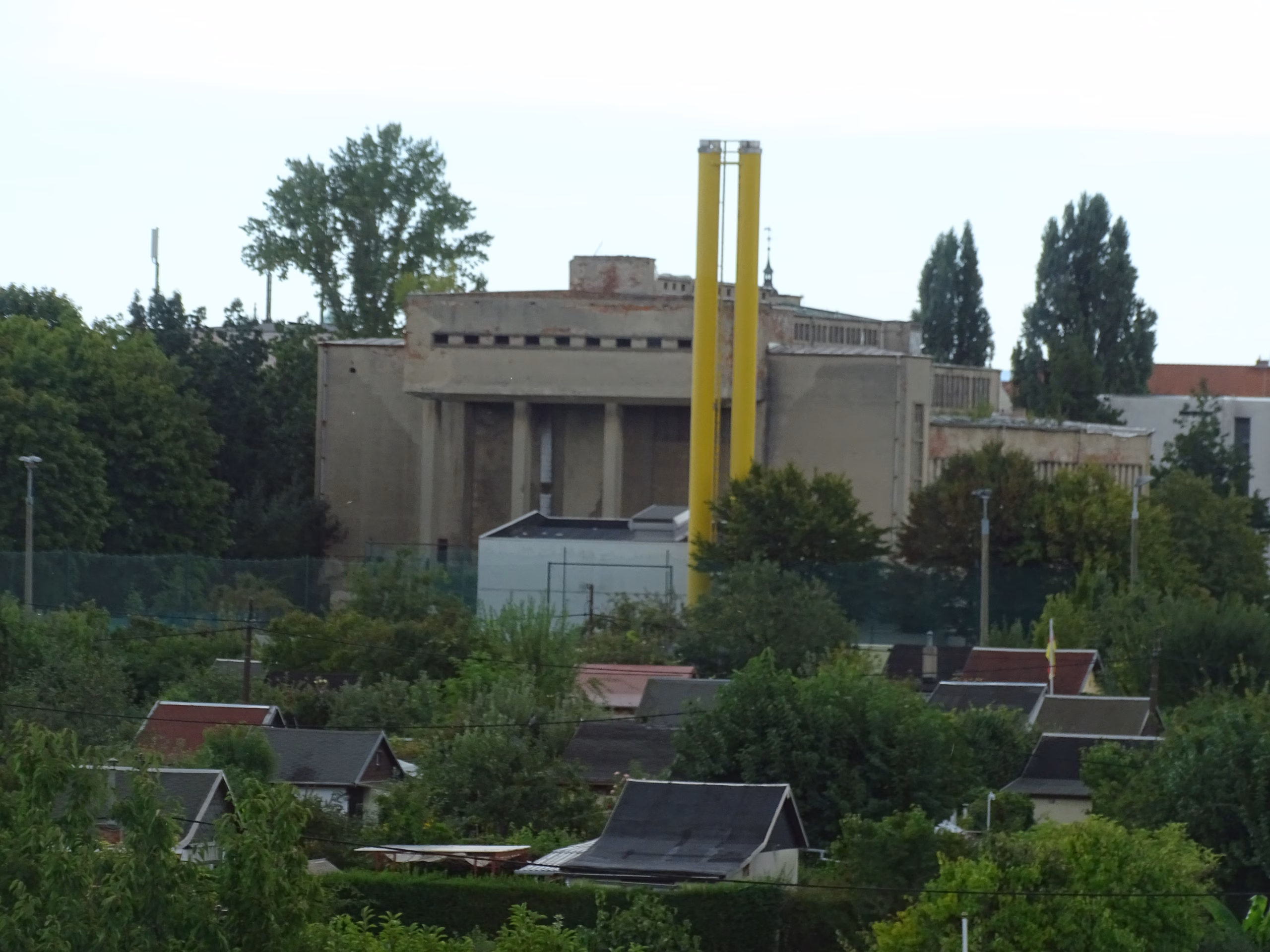 Sachsenbad mit Blockheizkraftwerk. Blick von der Guths-Muths-Straße. Foto: W. Schenk