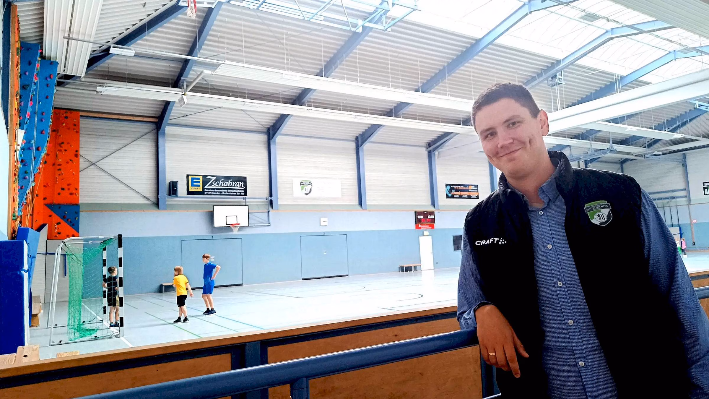 Fast 100.000 Euro betrugen die Ausgaben für das neue Hallendach. Stadtbezirk Pieschen und Landeshauptstadt Dresden unterstützten die Baumaßnahme. Foto: S. Reichel