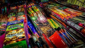 Auswahl an Feuerwerksartikeln im Handel - Foto: Landesdirektion Sachsen