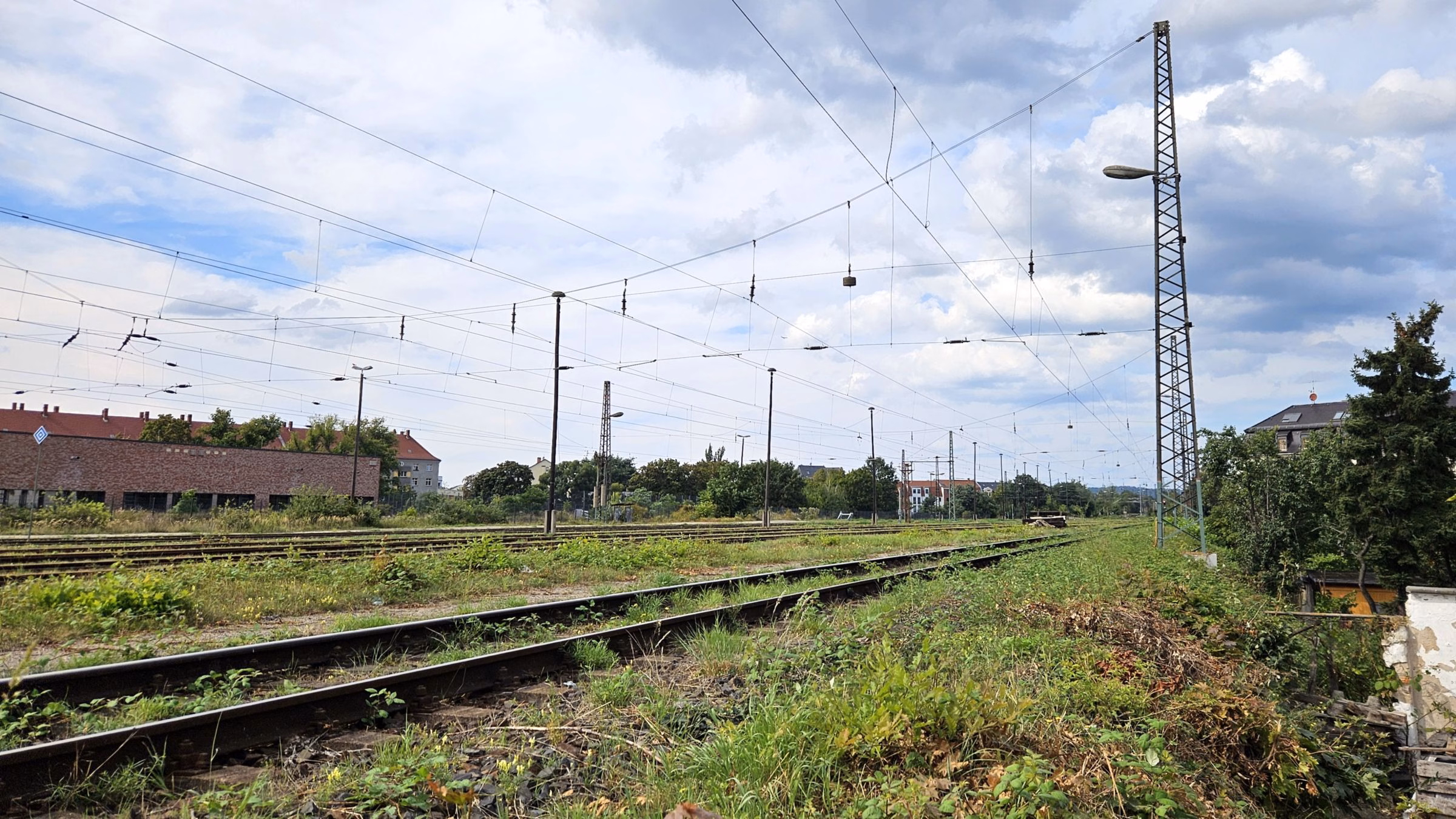 Die Gleisanlage zwischen Großenhainer und Gehestraße soll 2028 ertüchtigt werden. Foto: Archiv/J. Frintert