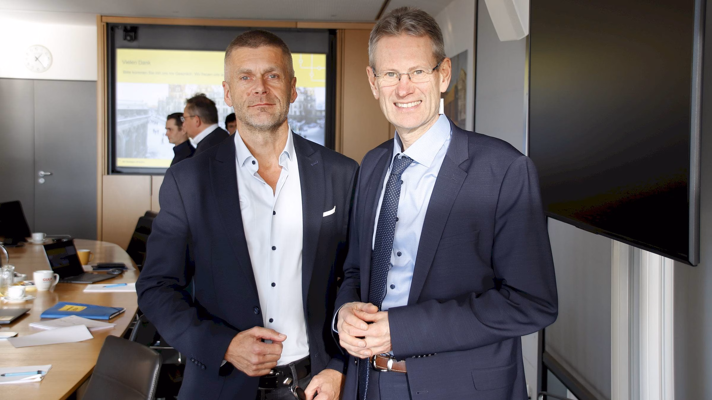 DVB-Vorstände Lars Seiffert und Andreas Hemmersbach beim Jahresrückblick – Foto: J. Frintert