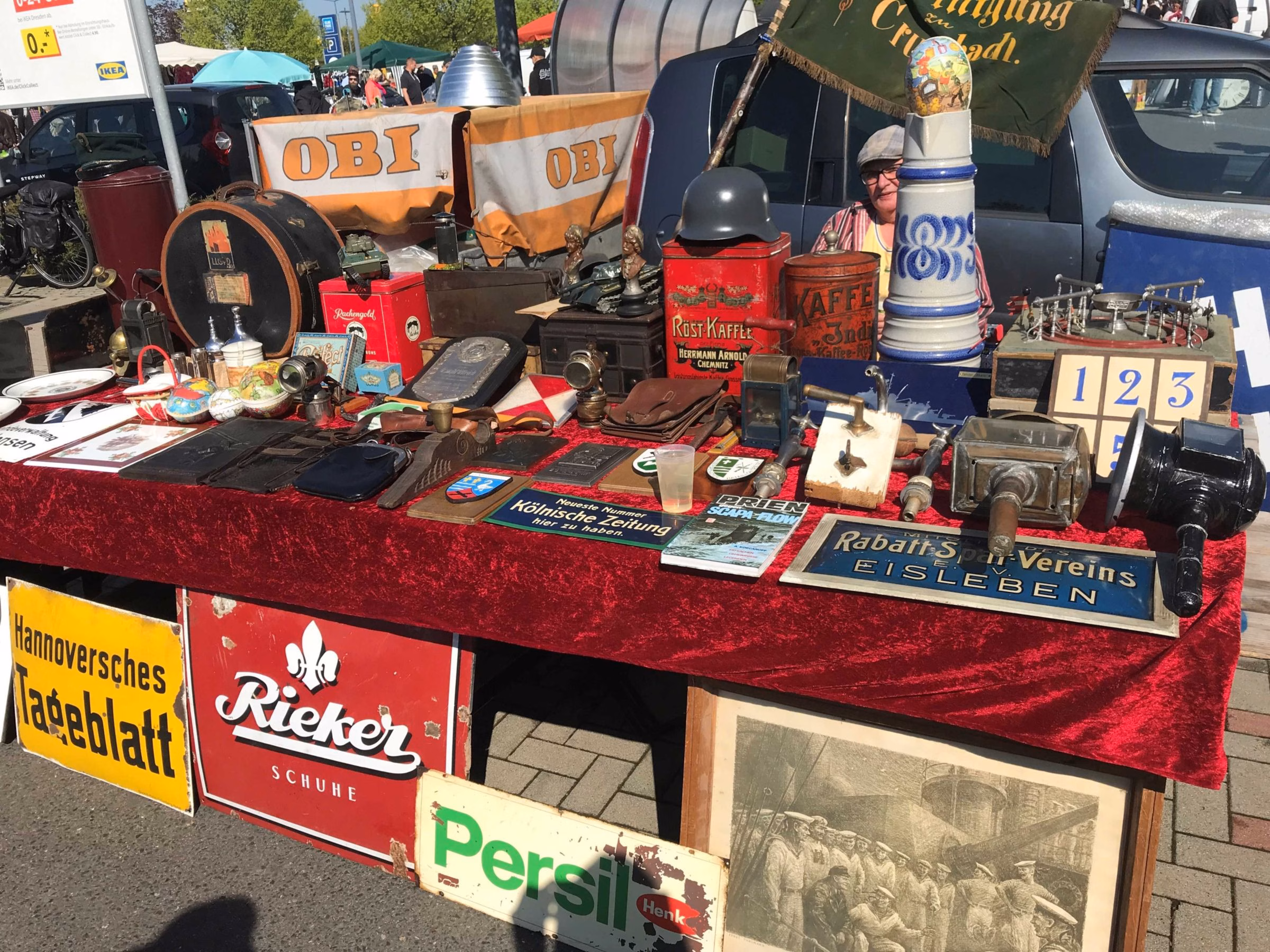 Trödelstand - Foto: J. Kurczinsky