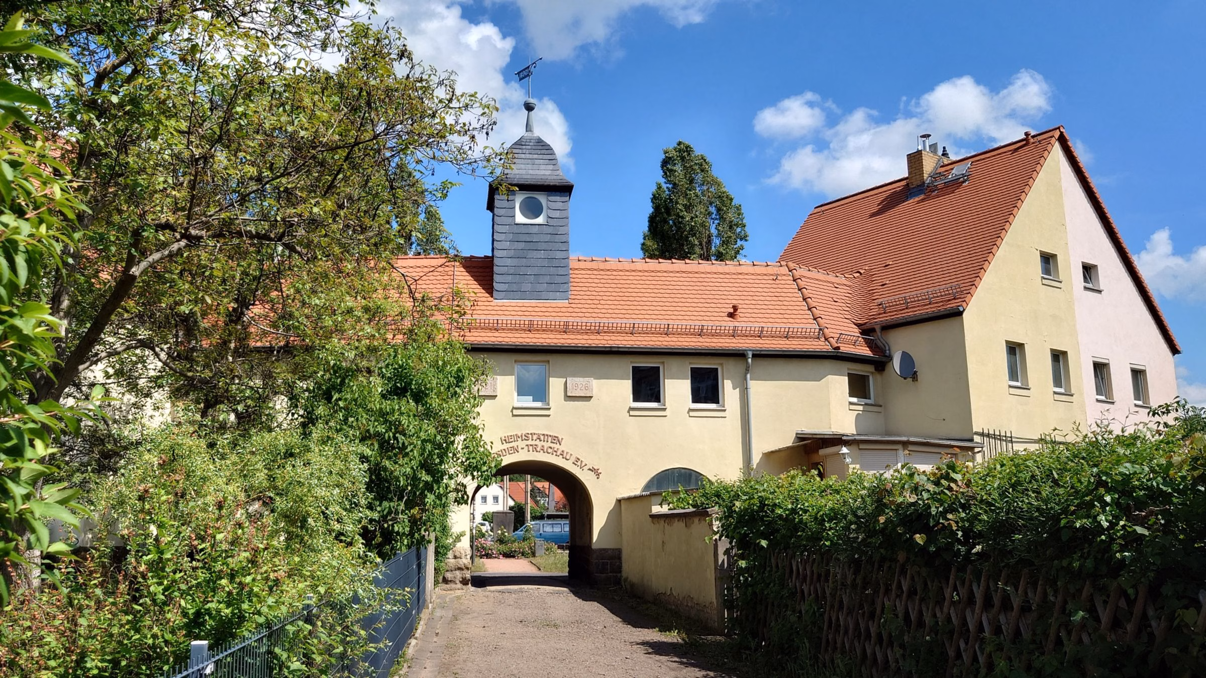 Eingang zur Kriegerheimstättensiedlung Trachau - Foto: Archiv/J. Frintert