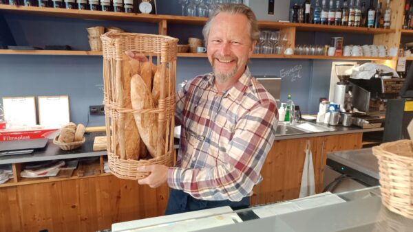 Uwe Sochor lobt die professionelle Organisation des Stadtteilfestes: Hochprofessionell, und das im unbezahlten Ehrenamt!". Foto: S. Reichel